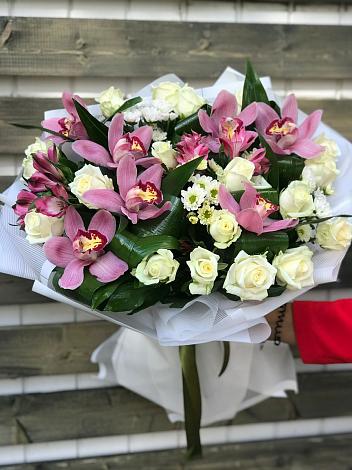 Букет цветов из: Розы и Хризантемы в Чистоозёрном