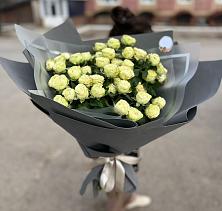 Букет Белые кустовые розы Солинеро в Чистоозёрном